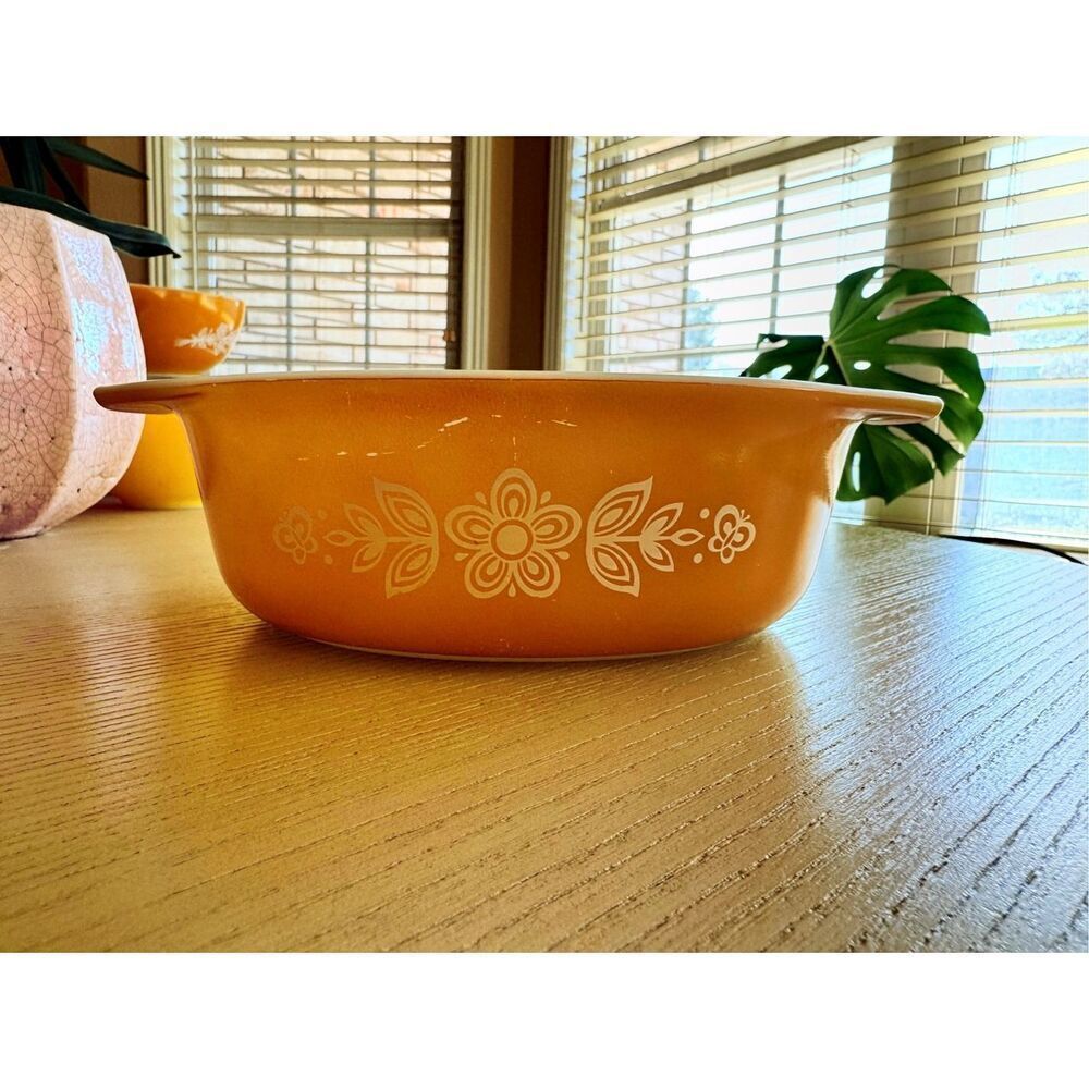 Pyrex 043 casserole dish gold butterfly marigold floral 1.5 quart vintage retro